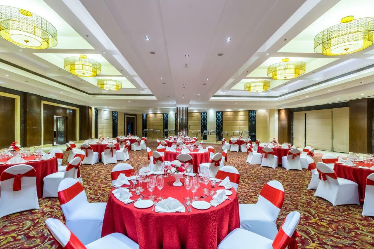Golden Tulip Chandigarh, Panchkula Exterior photo